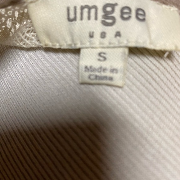 Boutique Umgee Dress. Like new. Very unique. Lace at the top and bottom. - Picture 3 of 4